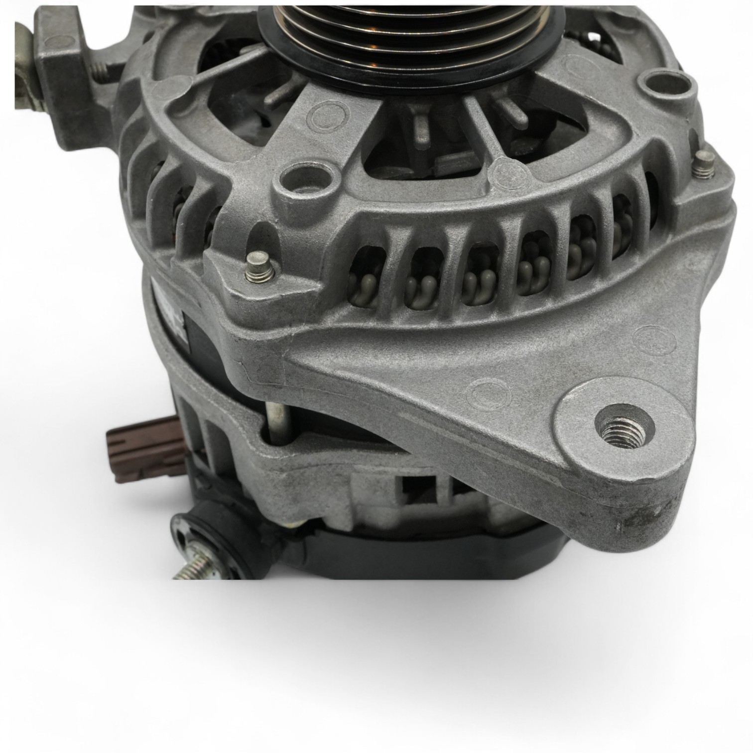 Seminuevo Original Alternador 27060-0T260 Toyota Corolla 2014 - 2019 - Image 4